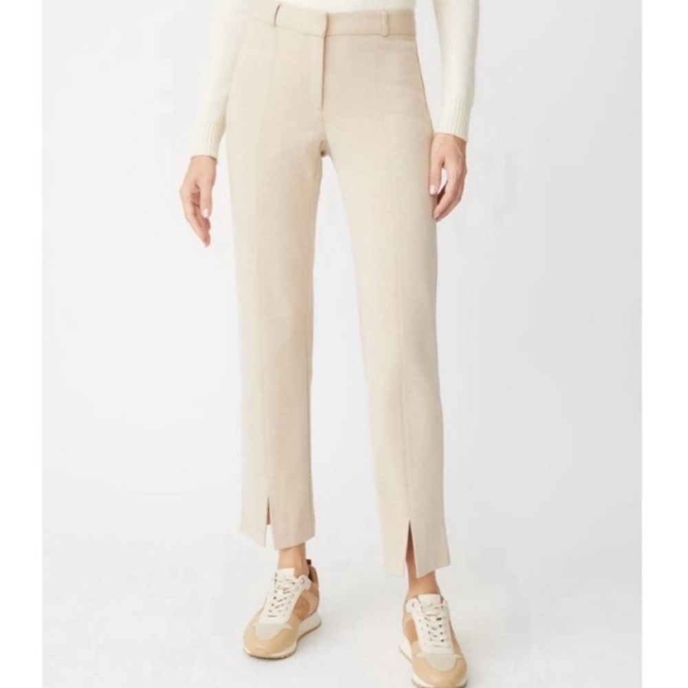Like new women’s J. McLaughlin Deane khaki cropped pant with stretch size 6